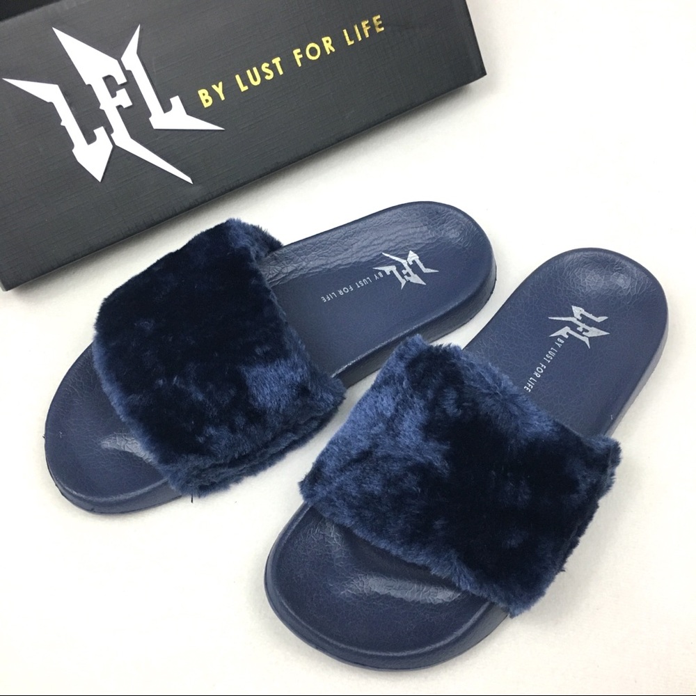 [LFL]✨New In Box✨Navy Faux Fur One Band Slide